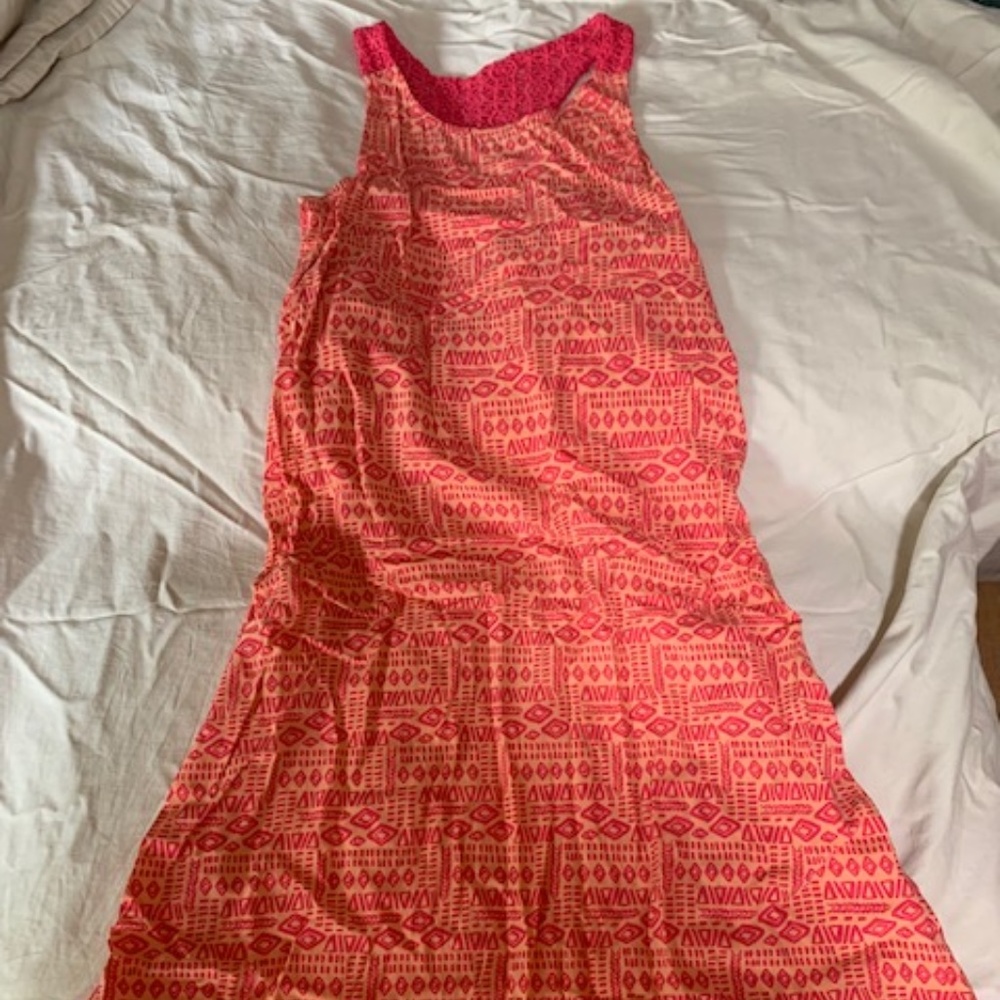 Cat & Jack Girl's dress w lace detail, fun design